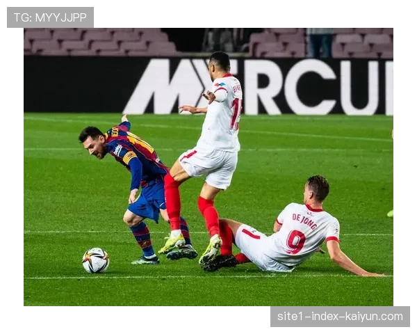 巴萨对阵塞维利亚越位进球引争议 皮克与桑切斯明显越位位置未判